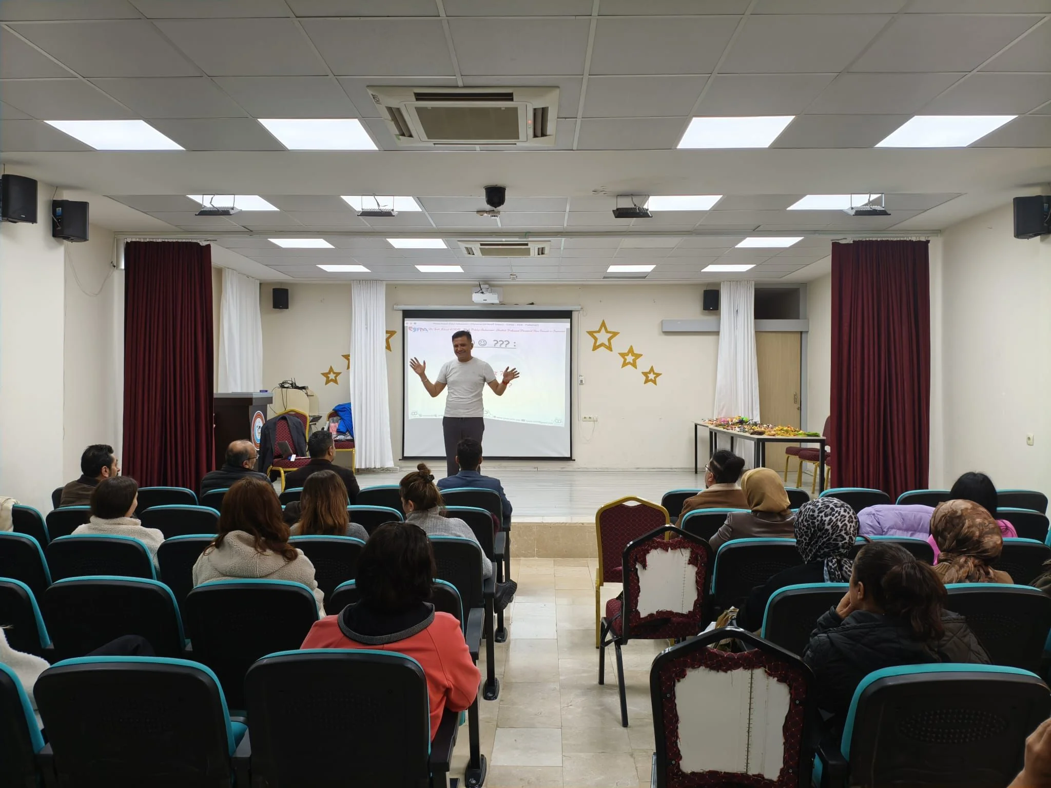 Bölüm öğretim üyelerimizden Dr. Öğr. Üy. Fatih Mehmet ASLAN, Mersin ili Anamur, Aydıncık ve Bozyazı'da görev yapan psikolojik danışmanlara yönelik “Oyunca Dili Keşif Süreci” ve “Oyunun İyileştirici Gücü” atölye çalışması gerçekleştirmiştir.